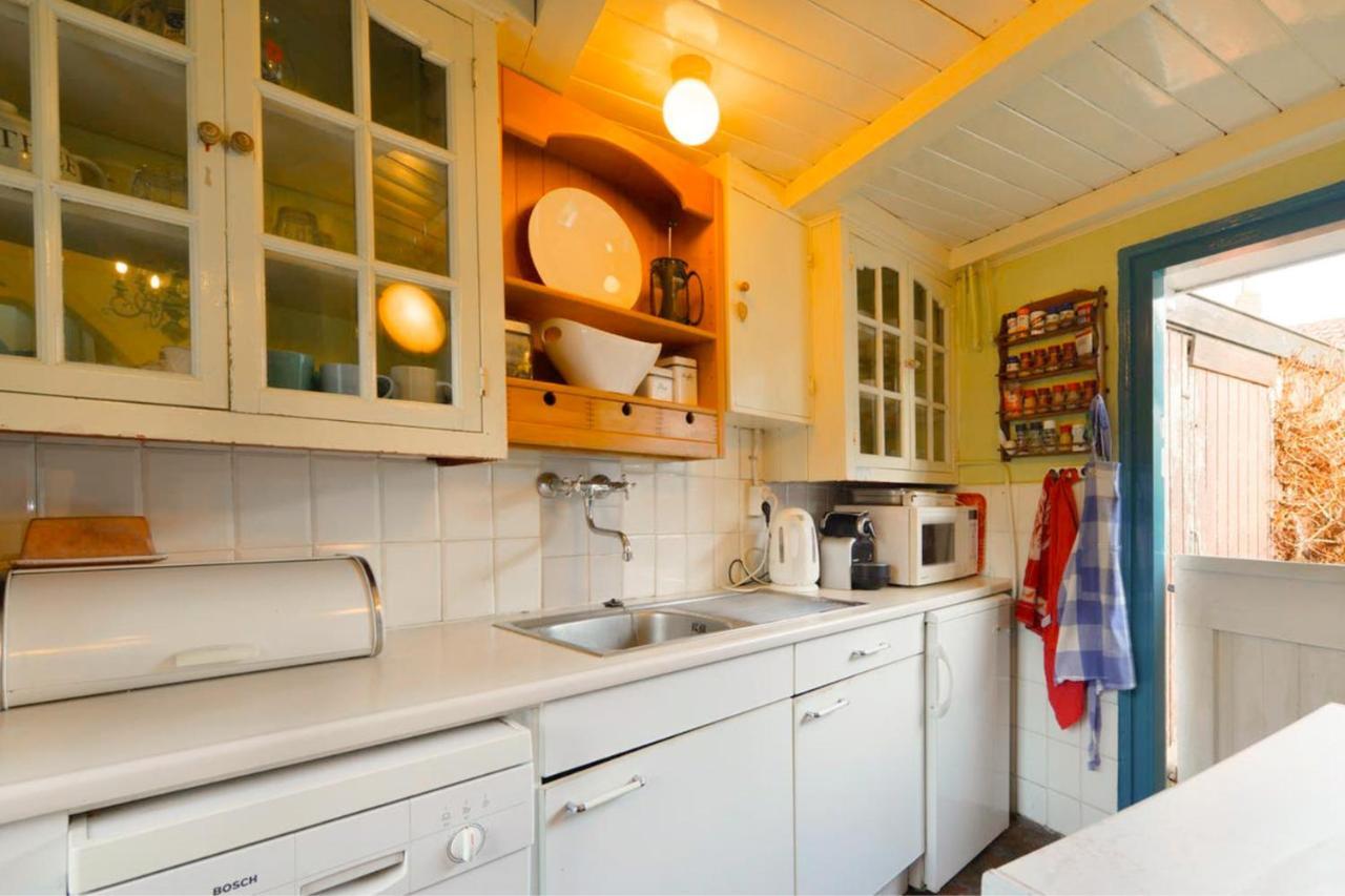Rustic Retreat: Fireplace, Bbq, + Forest Access Burgh-Haamstede Exterior photo